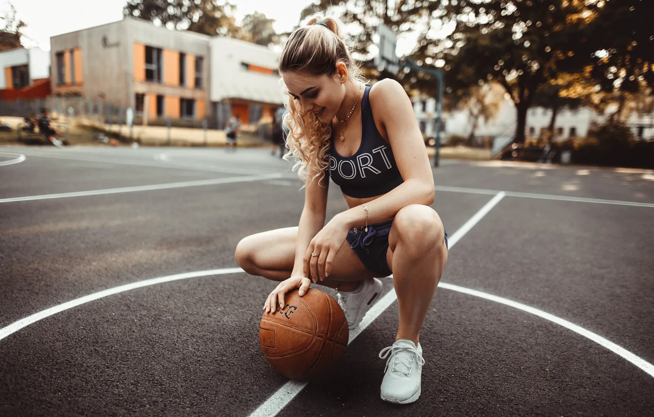 Photo wallpaper girl, pose, shorts, the ball, makeup, Mike, hairstyle, blonde