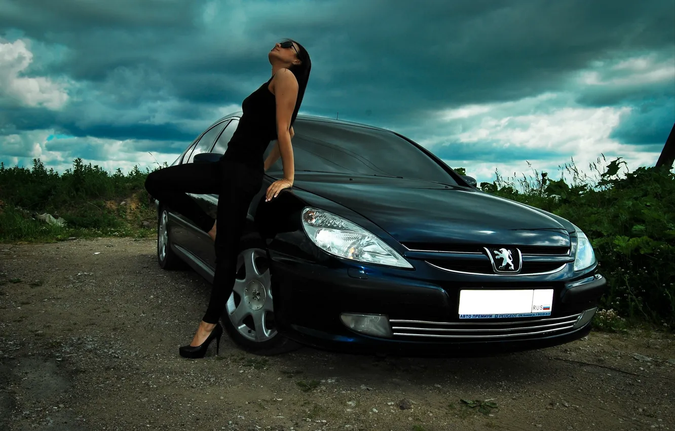 Photo wallpaper girl, brunette, glasses, hairstyle, Peugeot, black car