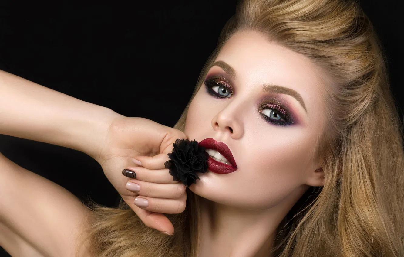 Photo wallpaper look, face, pose, portrait, hands, makeup, hairstyle, blonde