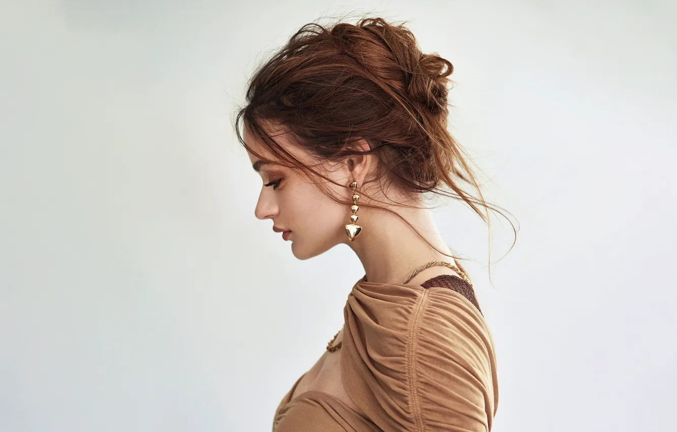 Photo wallpaper girl, face, photo, hair, earrings, Joey King