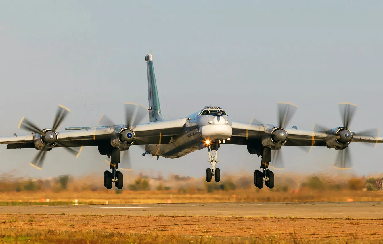 Photo wallpaper aviation, bear, USSR, Russia, bomber, the plane, landing, bear