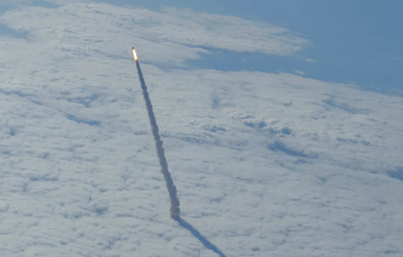 Photo wallpaper clouds, Shuttle, Shuttle, space, start, Endeavour