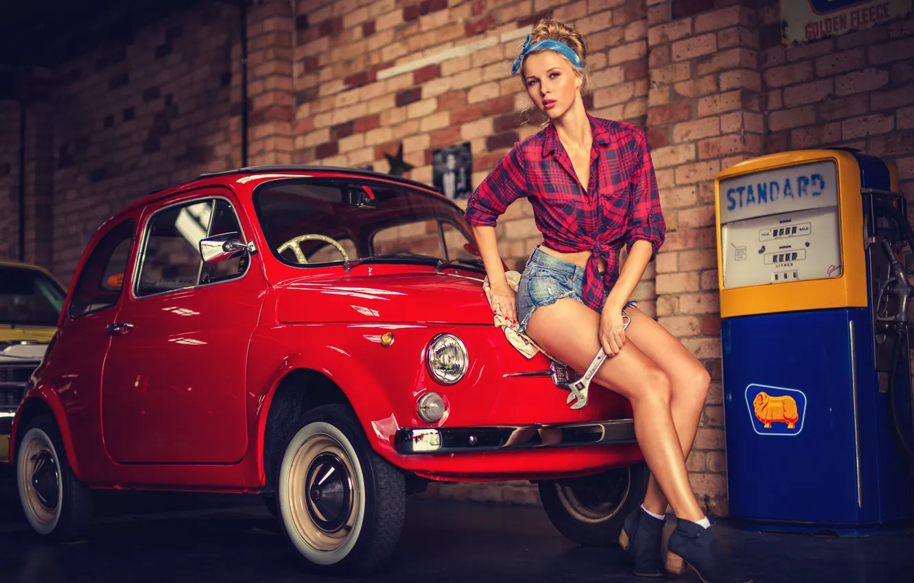 Photo wallpaper Girl, key, blonde, column, car