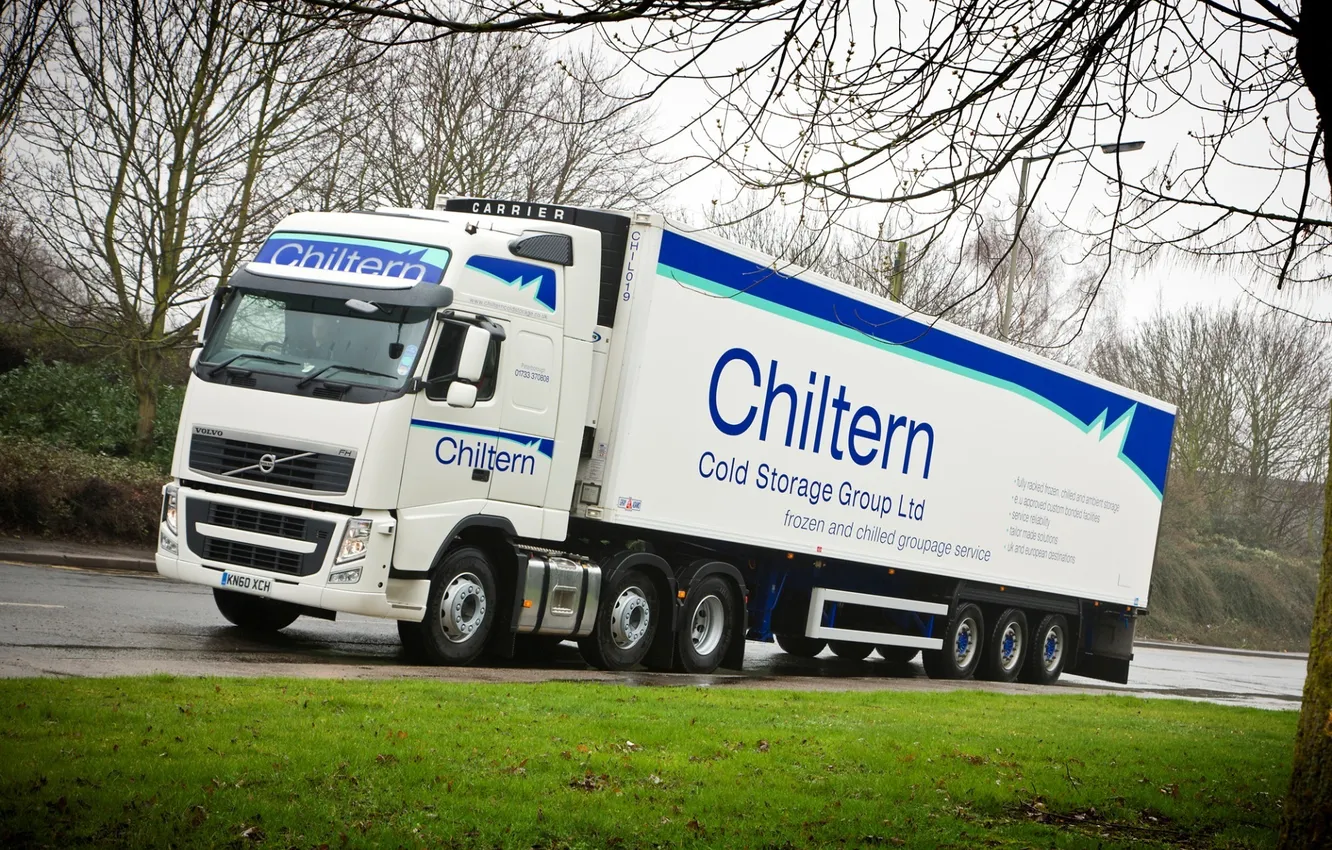 Photo wallpaper Volvo, Truck, UK, 500, Volvo, The refrigerator, Chiltern