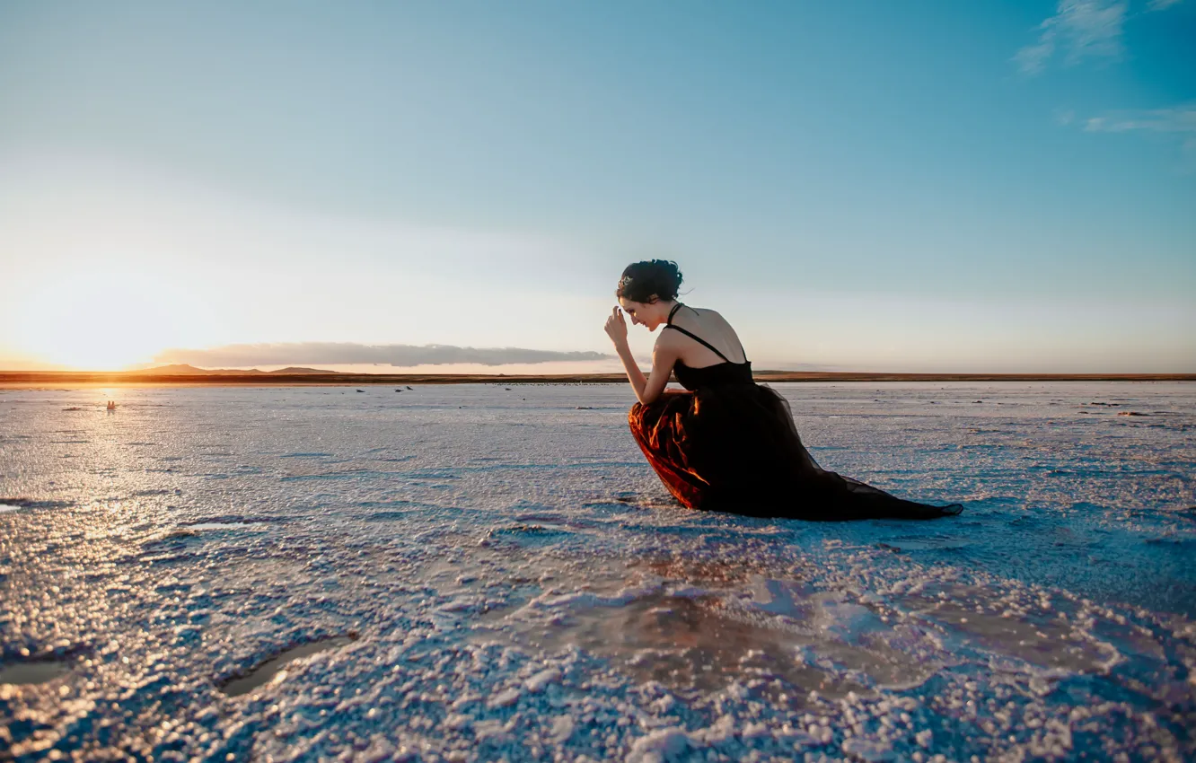 Photo wallpaper the sky, girl, the sun, light, traces, pose, lake, mood