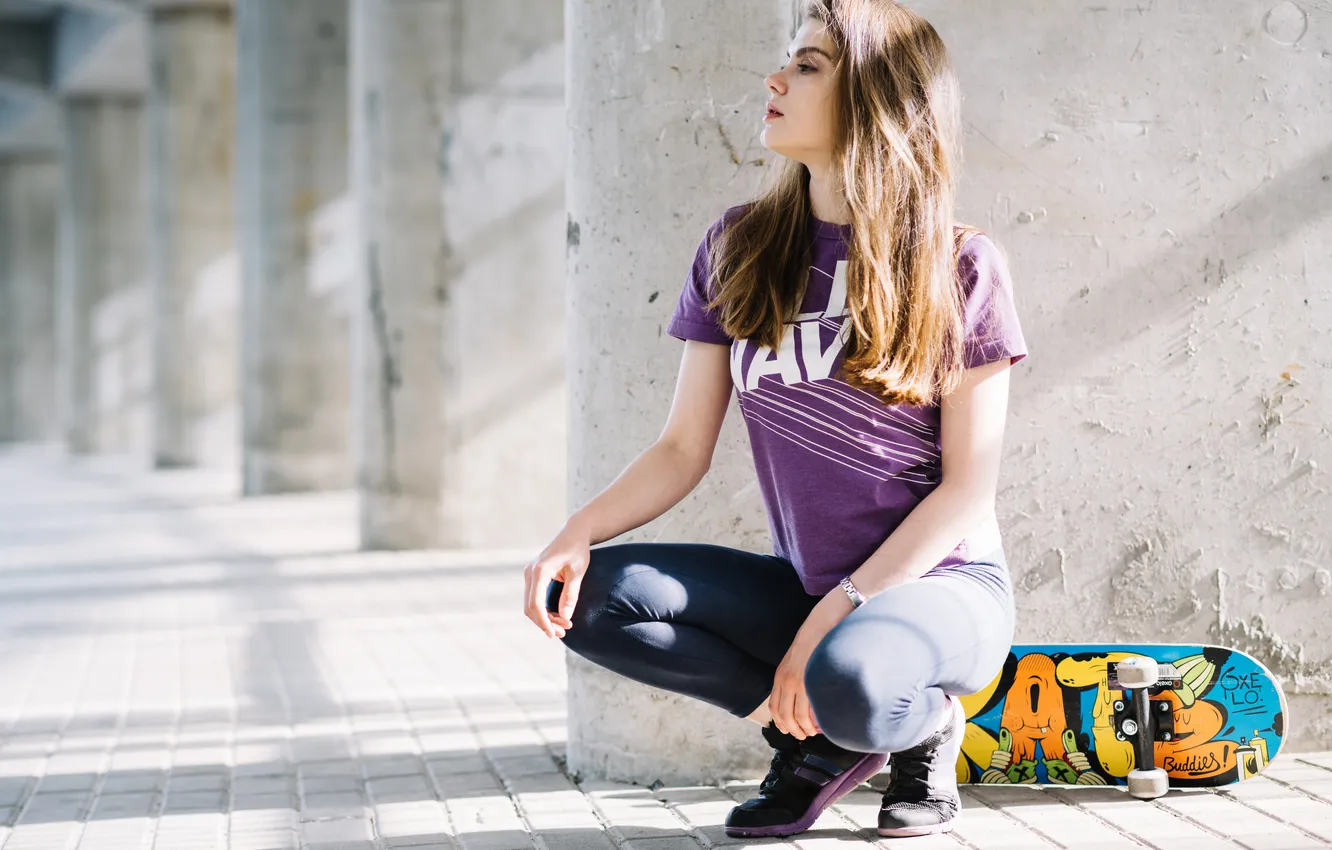 Photo wallpaper girl, sports, crouching