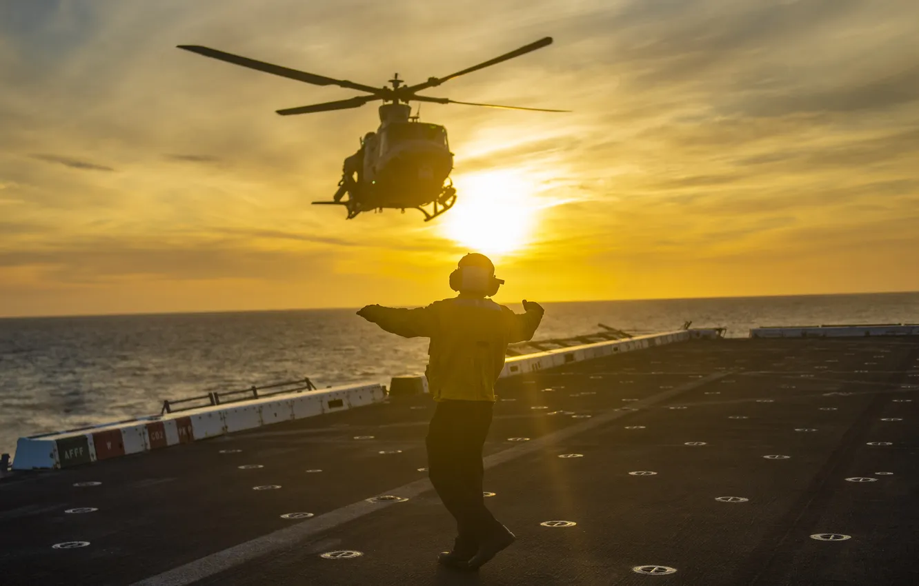 Photo wallpaper helicopter, MH-60R, USS Miguel Keith