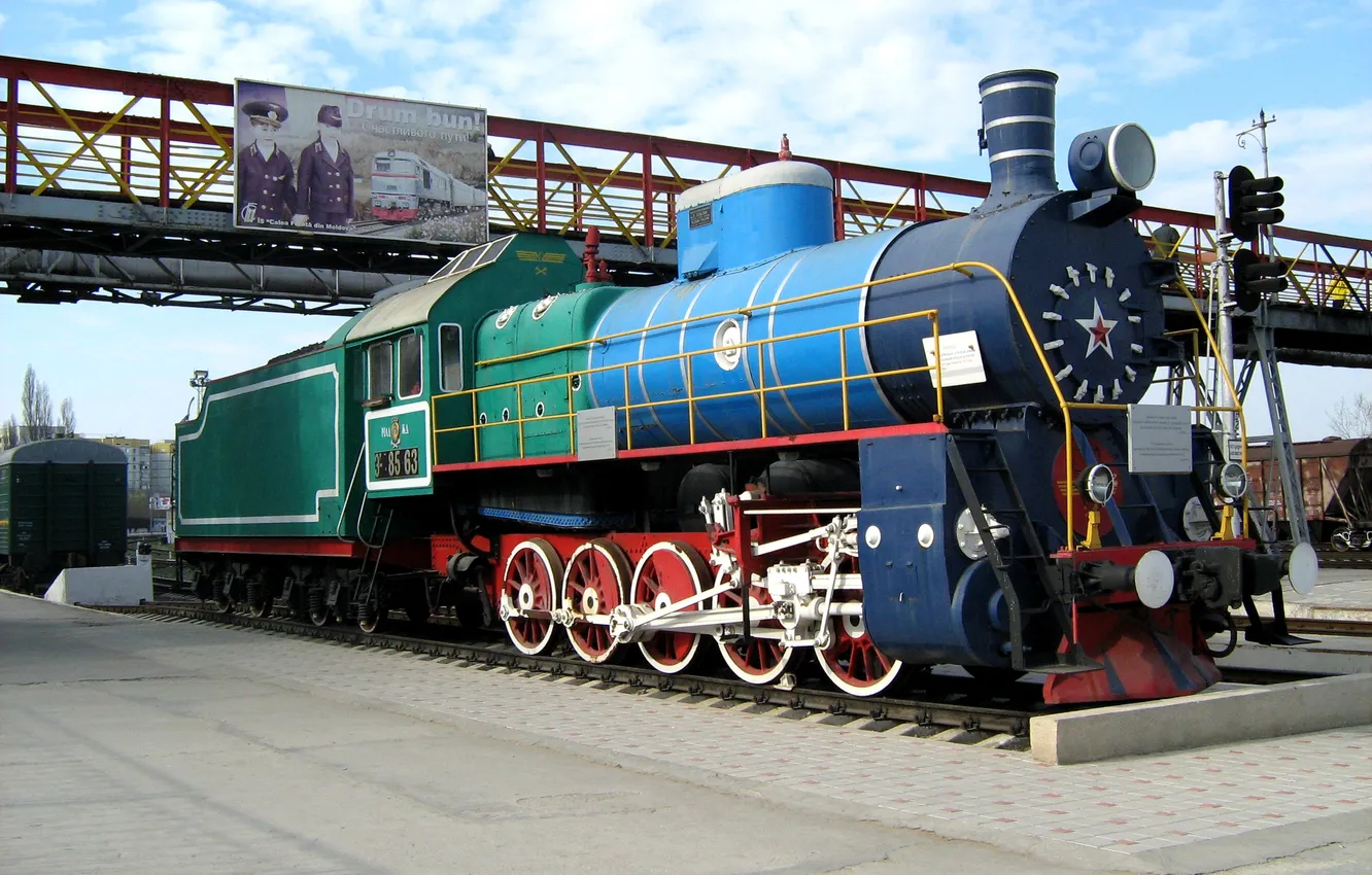 Photo wallpaper the city, station, train, Chisinau