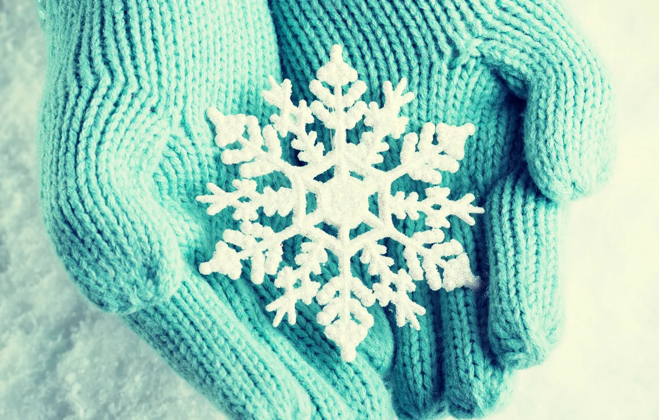 Photo wallpaper winter, snow, hands, snowflake, mittens