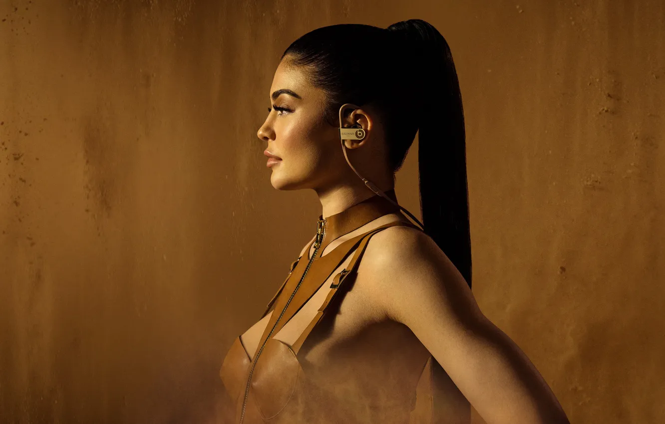 Photo wallpaper face, style, background, model, portrait, makeup, headphones, brunette