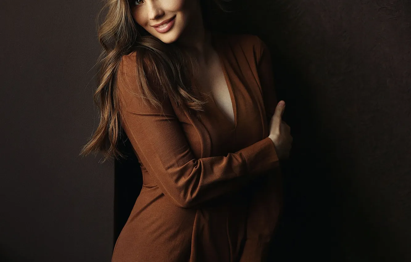 Photo wallpaper model, Alex Shaklein, studio photography