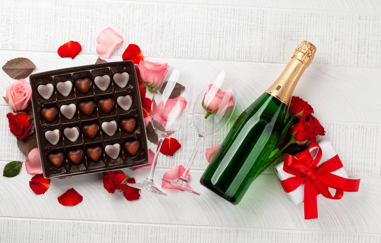 Photo wallpaper love, flowers, gift, romance, glass, chocolate, roses, petals