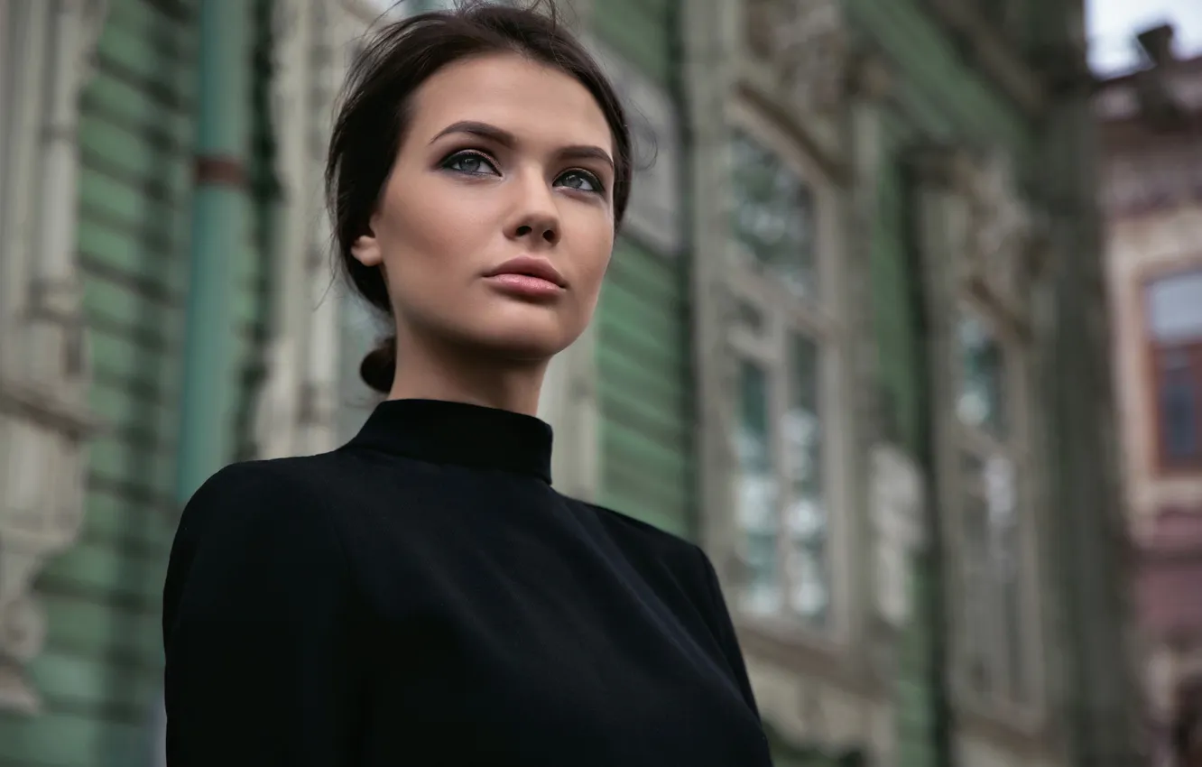 Photo wallpaper pose, model, portrait, home, makeup, brunette, hairstyle, beauty