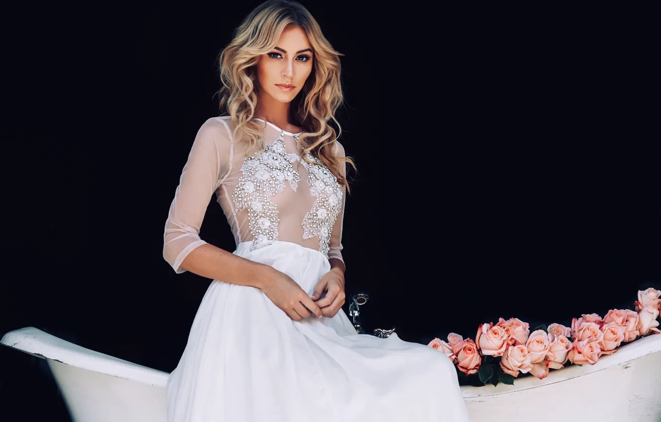 Photo wallpaper flowers, roses, dress, blonde, bath, Bryana Holly