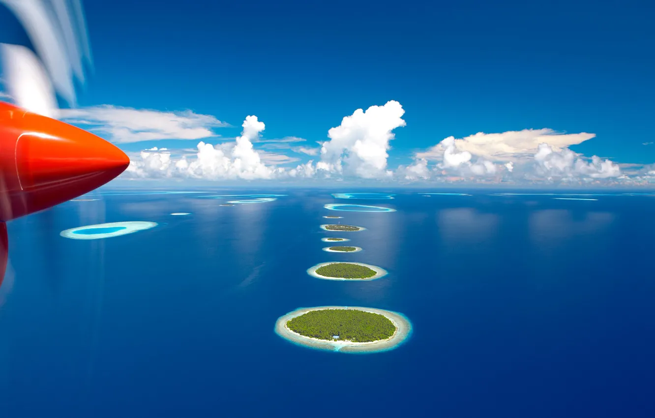 Photo wallpaper Islands, flight, the ocean, height, screw, The Maldives, hydroplane