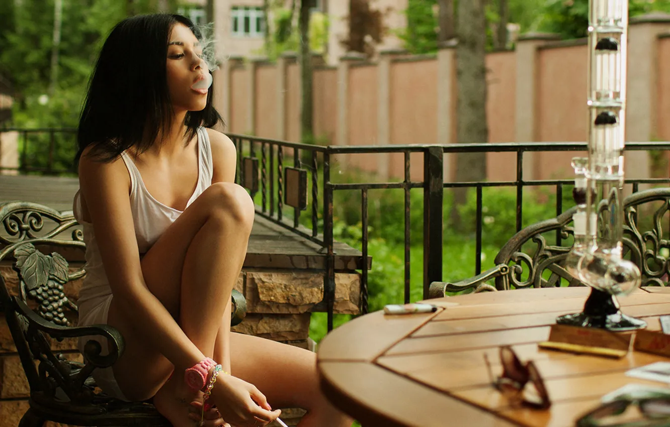 Photo wallpaper sexy, table, smoke, brunette, smokes, kopeck piece, Aliya Lando