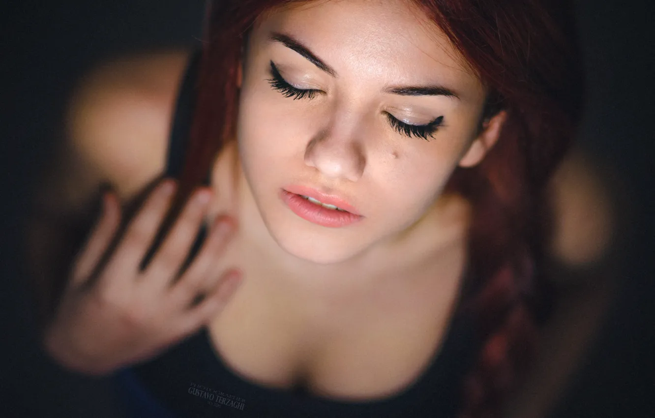 Photo wallpaper close-up, face, pose, model, portrait, hands, makeup, Mike