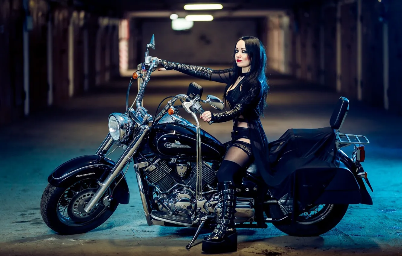 Photo wallpaper Moto, girl, v twin, cruiser, hotesse, garage
