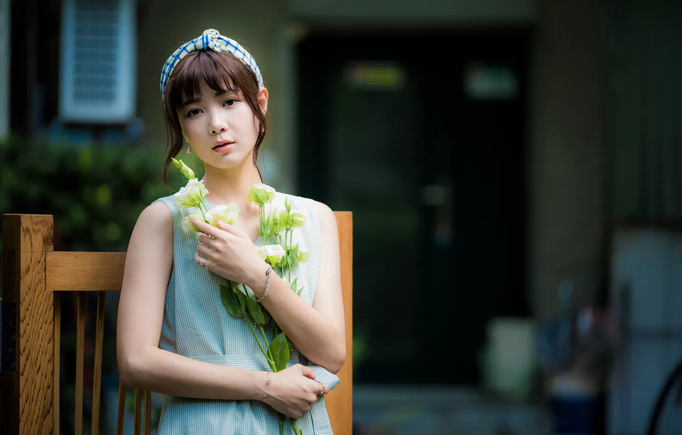 Photo wallpaper girl, flowers, bouquet, Asian, cutie
