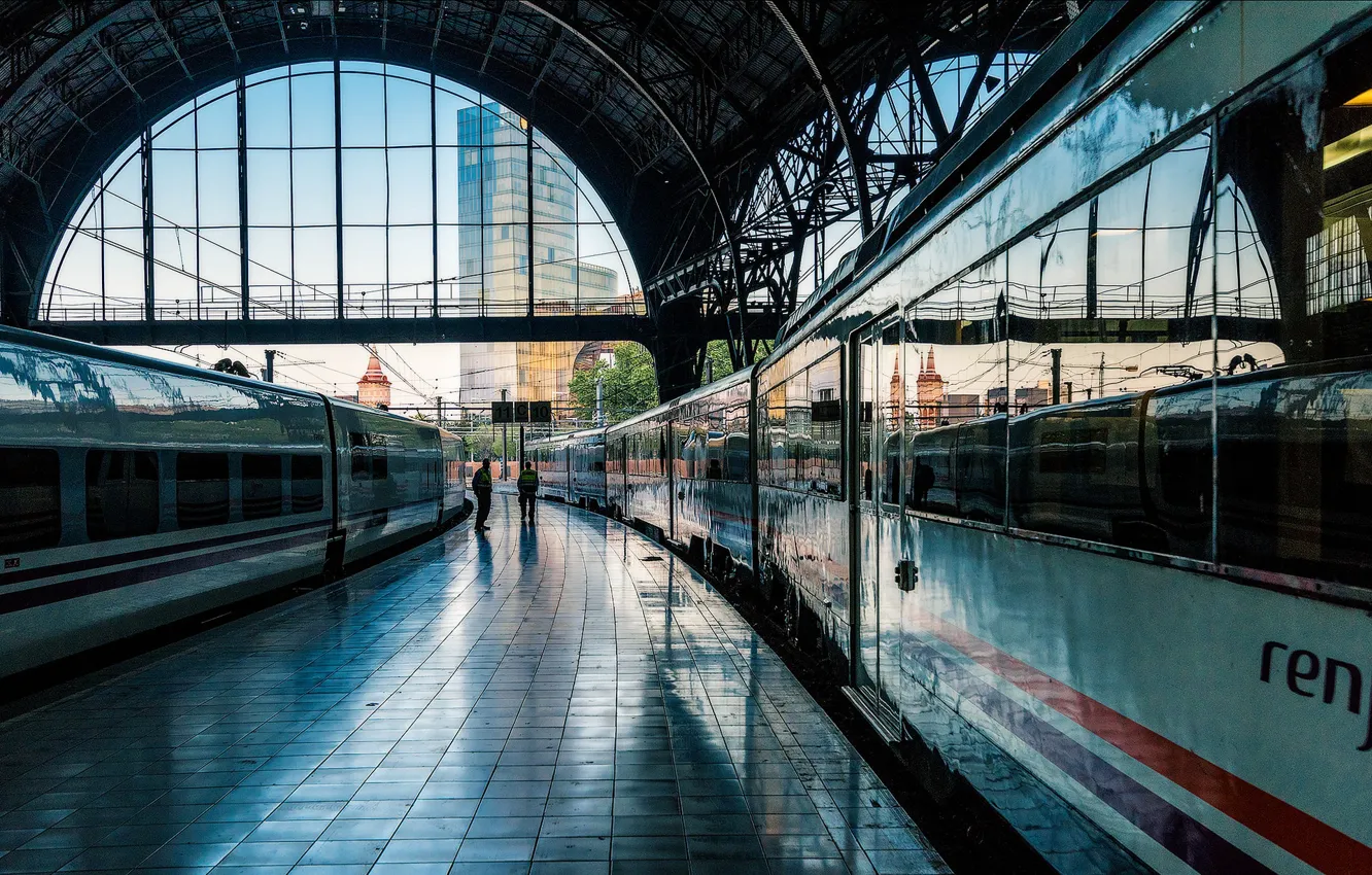 Photo wallpaper train, the platform, Spain, Barcelona, French station