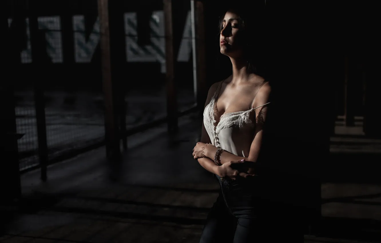 Photo wallpaper chest, lighting, neckline, sponge, Andrey Frolov