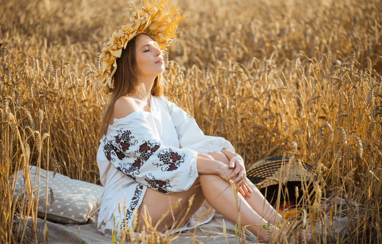 Photo wallpaper Stunning beauty, Long legs, maize maiden, Aristeia, barefoot girl, sitting alone, hot girl, bewitching beauty