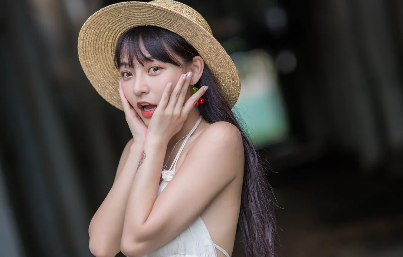 Photo wallpaper girl, surprise, hat, Asian