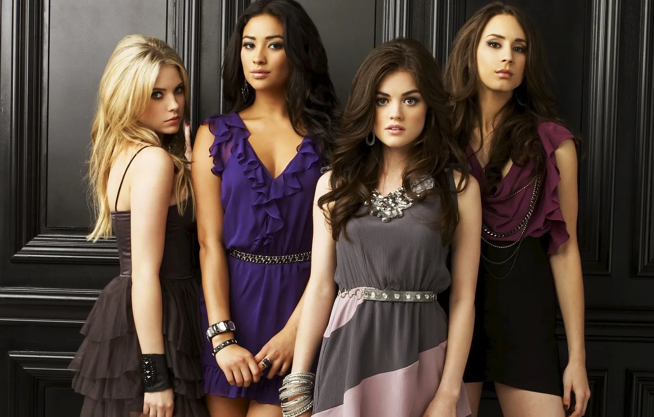 Photo wallpaper Lucy Hale, Ashley Benson, Ashley Benson, Troian Avery Bellisario, Shay Mitchell, Pretty little liars, Lucy …