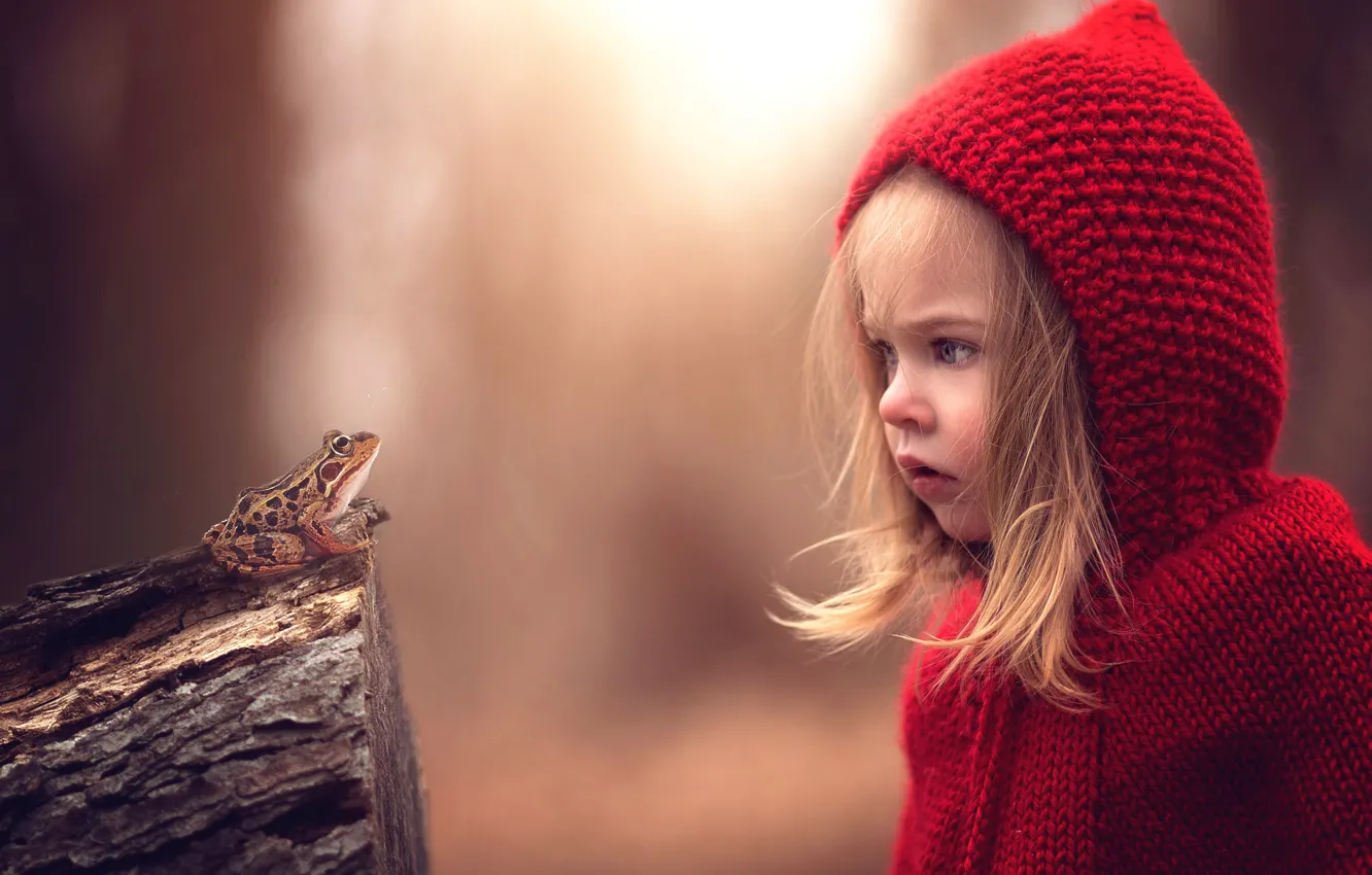 Photo wallpaper frog, surprise, girl