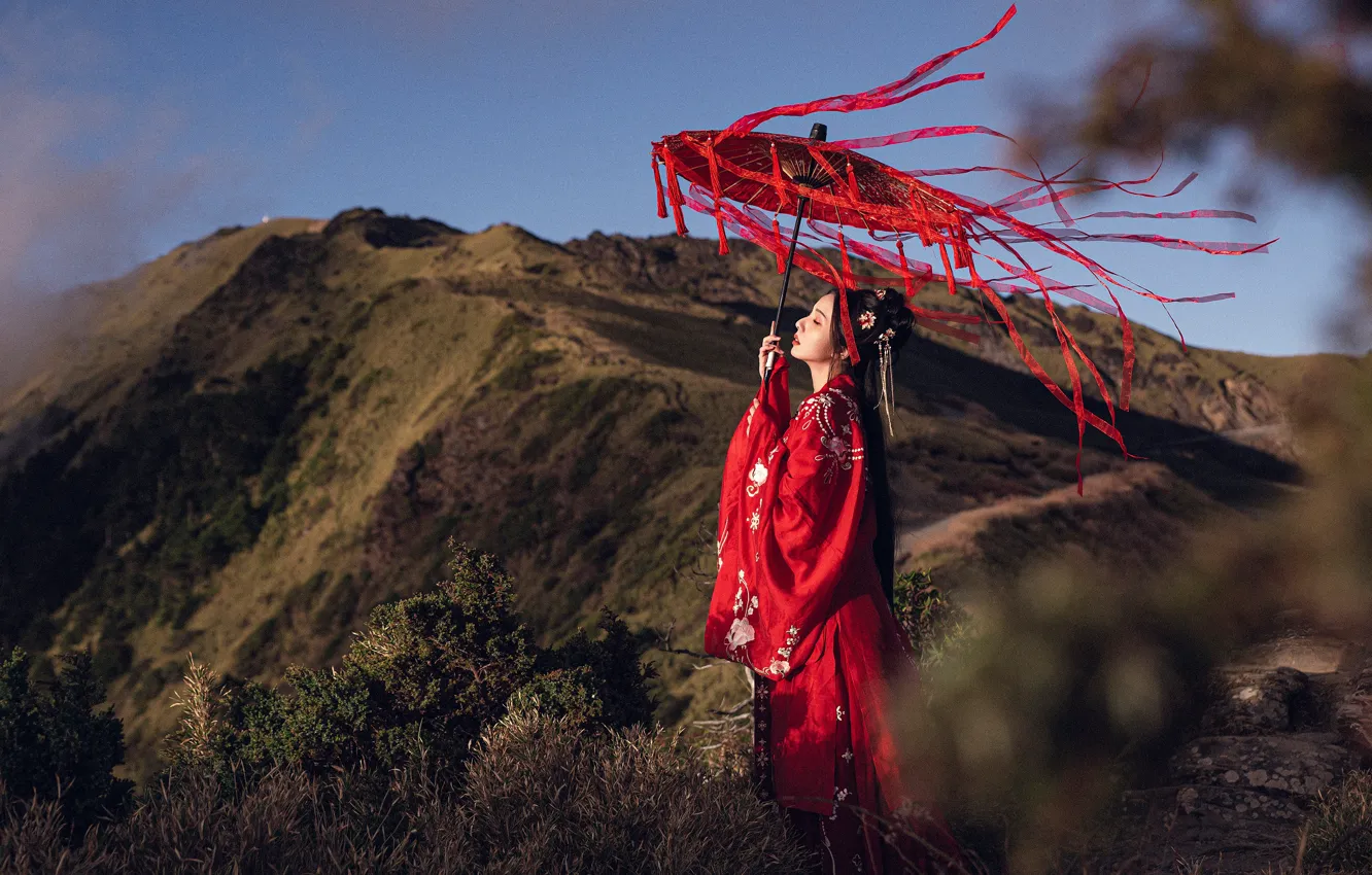 Photo wallpaper look, girl, light, mountains, nature, face, pose, style