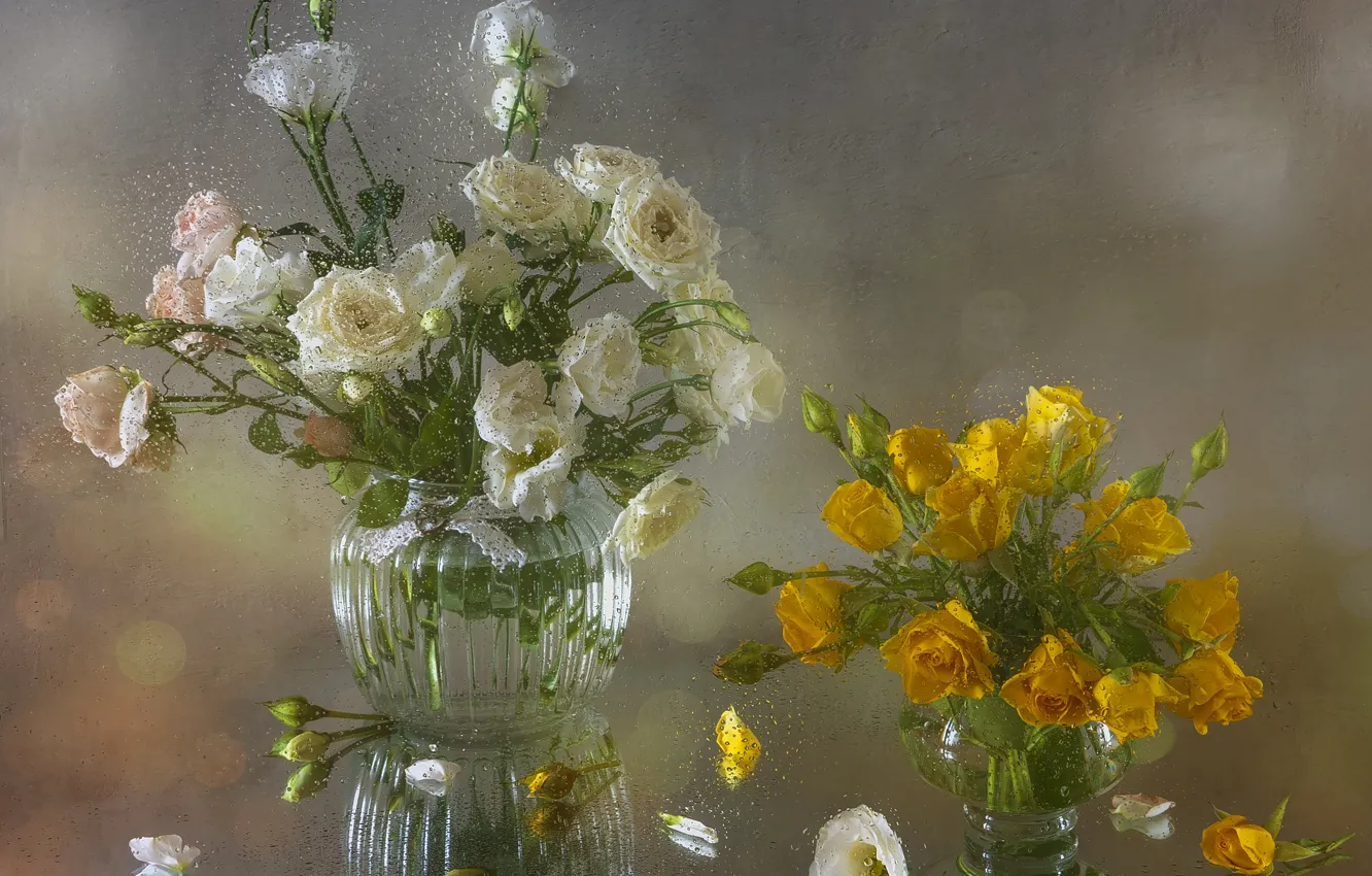 Photo wallpaper water, drops, flowers, roses, bokeh, vases, bouquets