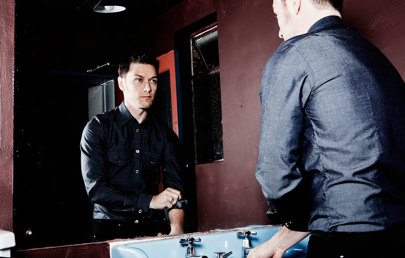 Photo wallpaper photoshoot, James McAvoy, Nylon Guys
