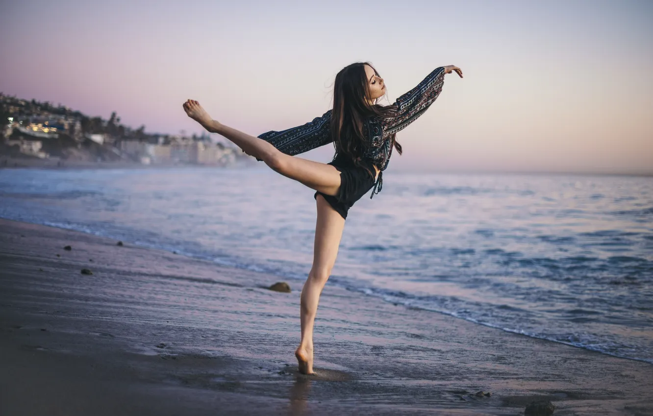 Photo wallpaper beach, girl, pose