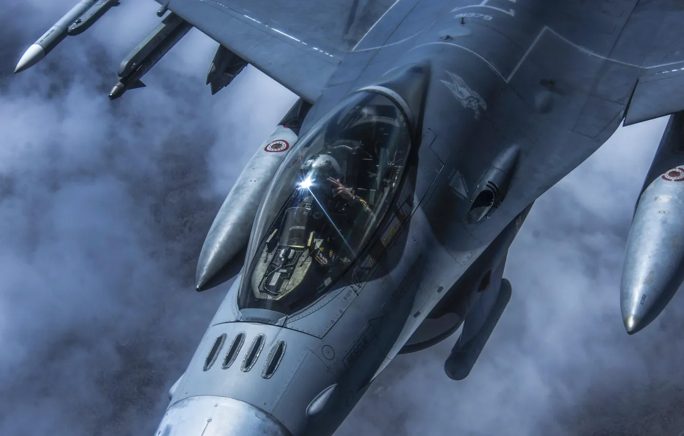 Photo wallpaper Fighter, USAF, Pilot, F-16 Fighting Falcon, Cockpit, ILS, PTB, AIM-120 AMRAAM