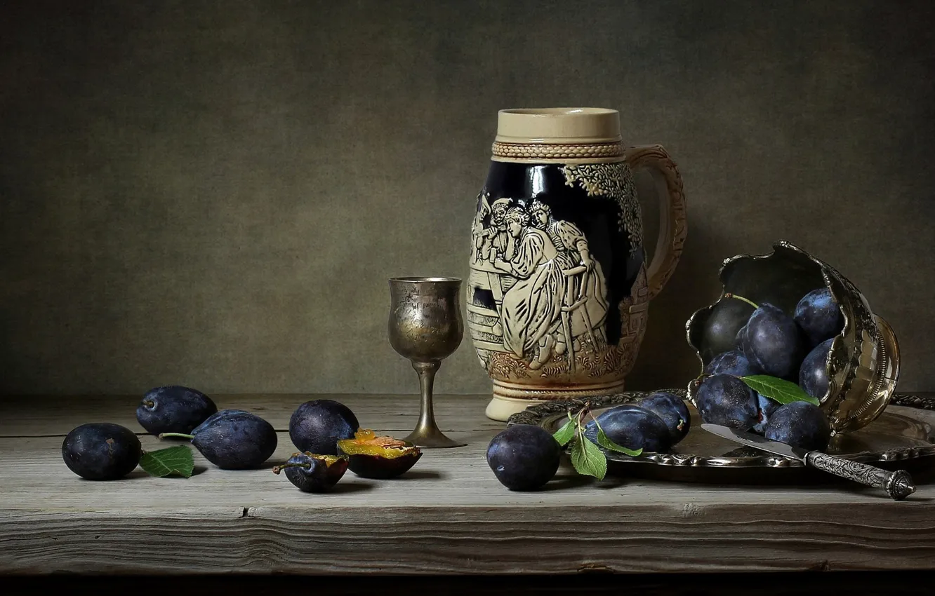 Photo wallpaper glass, pitcher, plum