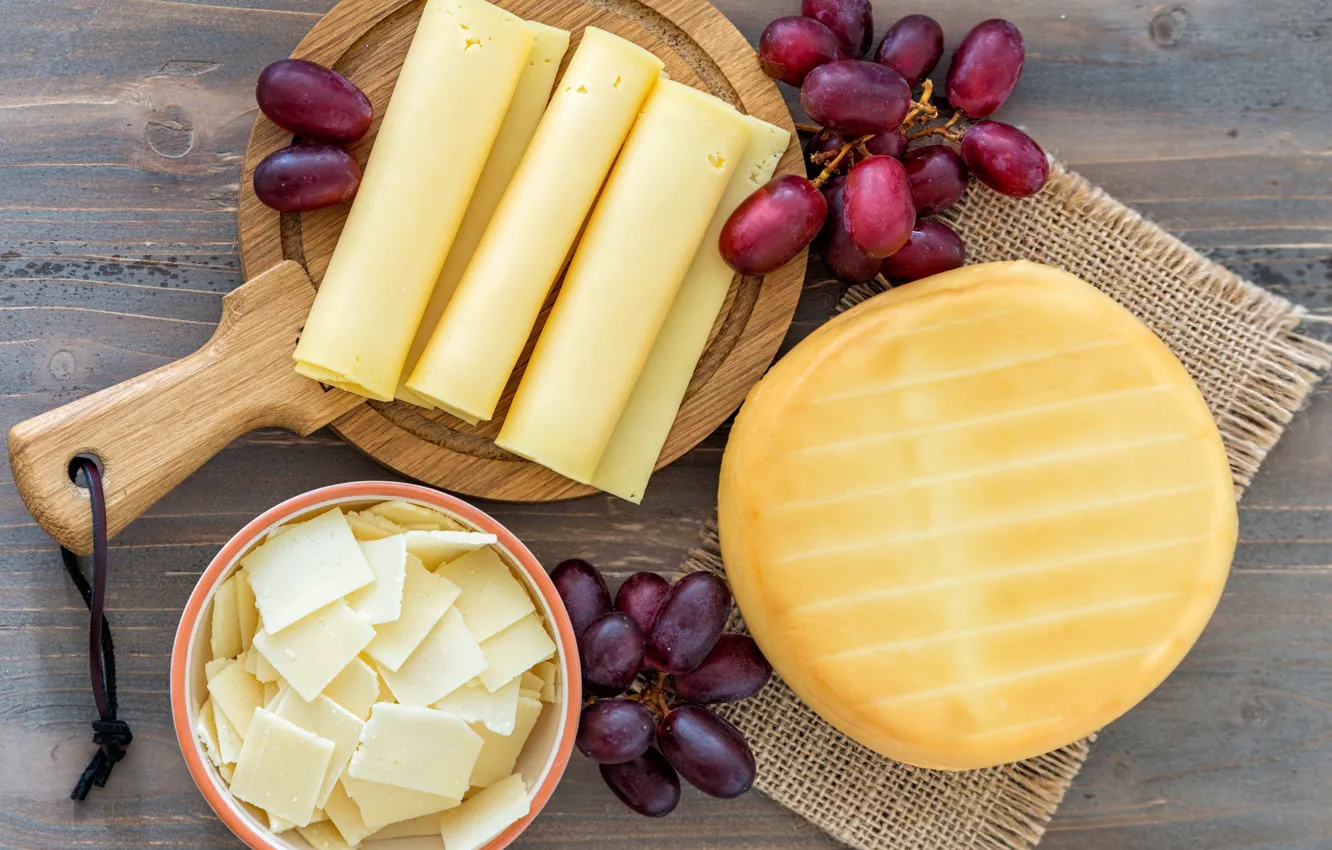 Photo wallpaper cheese, grapes, cuts