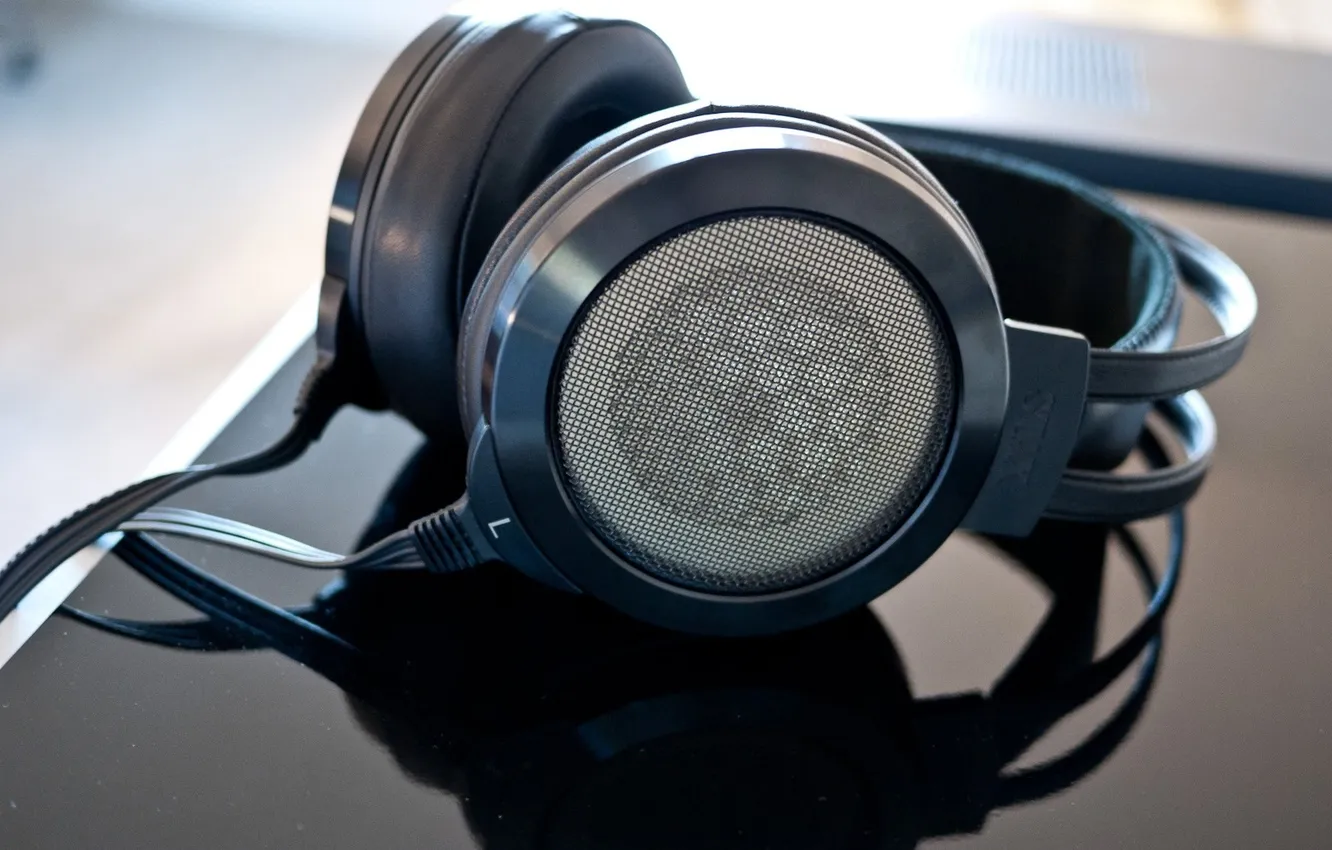 Photo wallpaper reflection, wire, headphones