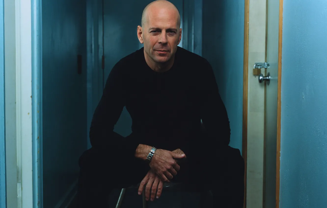 Photo wallpaper actor, Bruce Willis, Bruce Willis, sitting, actor