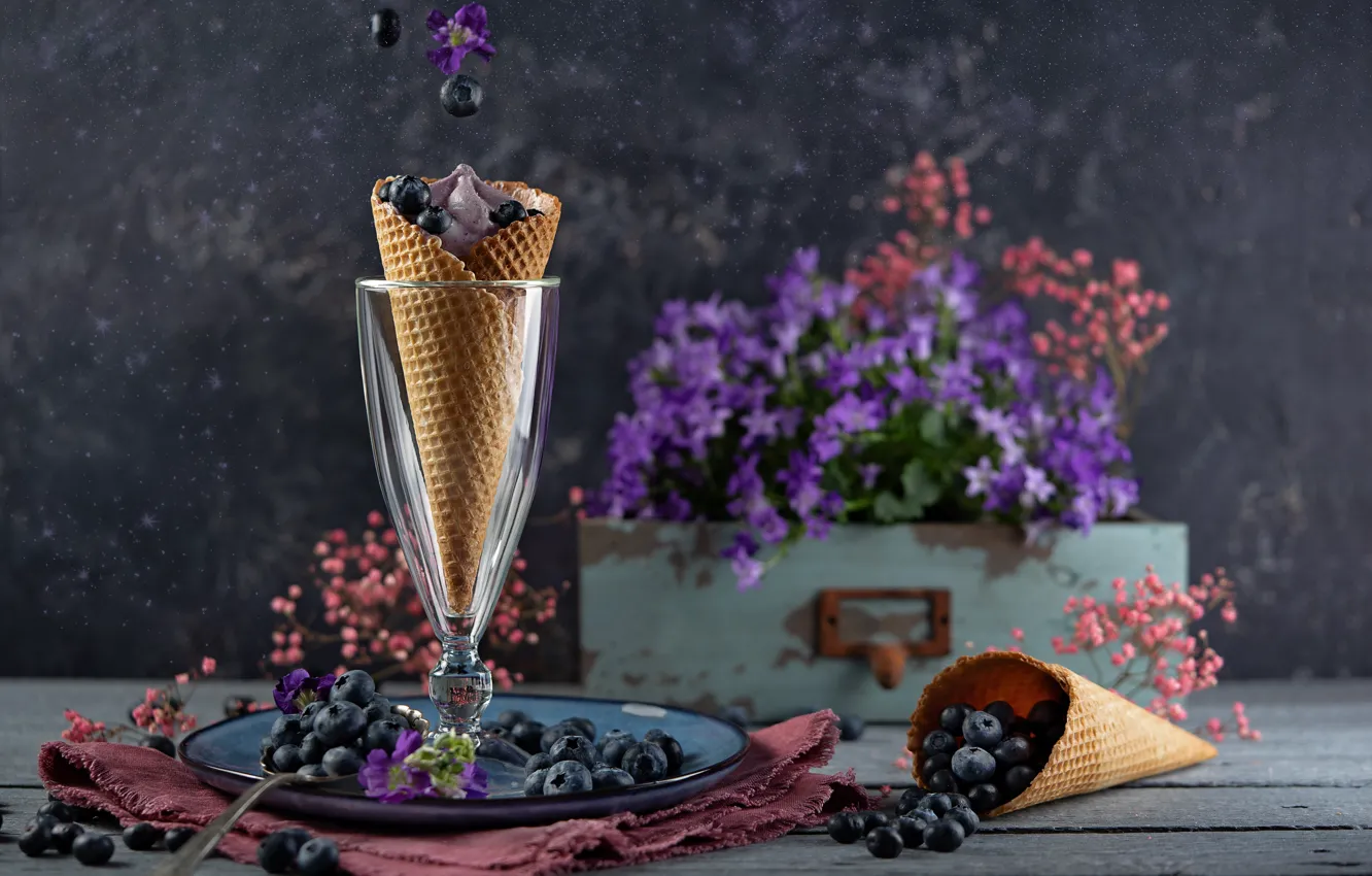 Photo wallpaper berries, blueberries, waffle cone, Egrigorovich