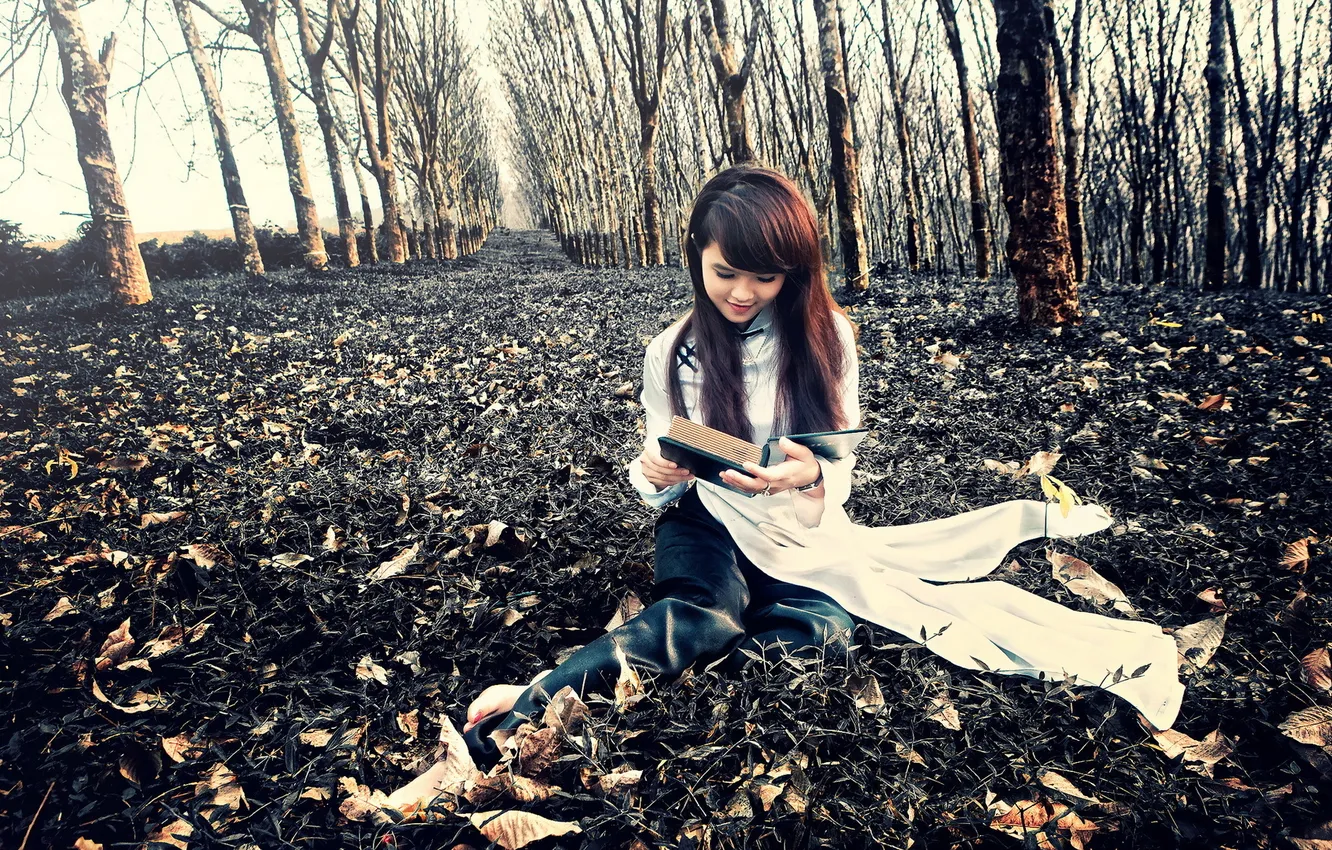 Photo wallpaper girl, nature, book, Asian, Linh Thuy Dang