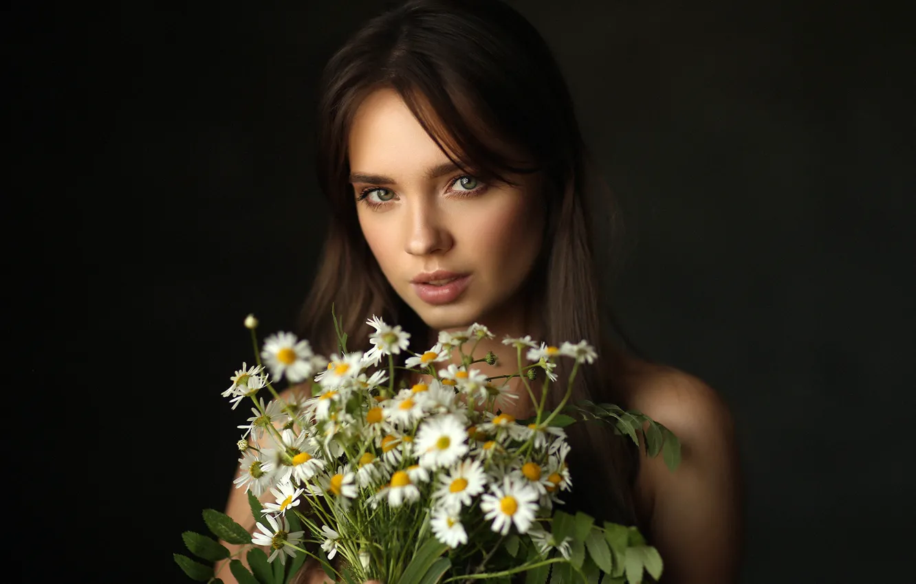 Photo wallpaper look, flowers, background, model, portrait, chamomile, bouquet, makeup