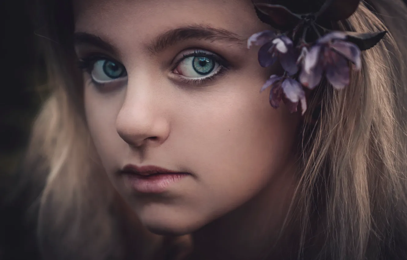 Photo wallpaper flowers, portrait, girl, sponge, curls, Olesya Nabieva