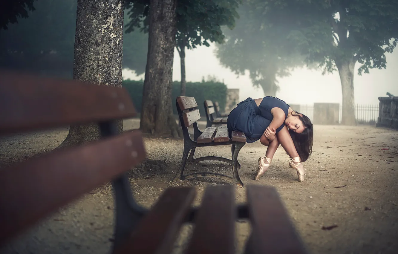 Photo wallpaper the city, stay, fatigue, ballerina, bench, Pointe shoes