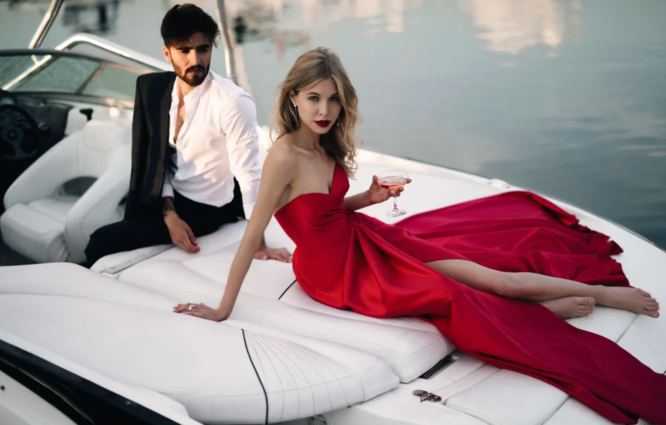 Photo wallpaper model, glass, boat, pair, fashion