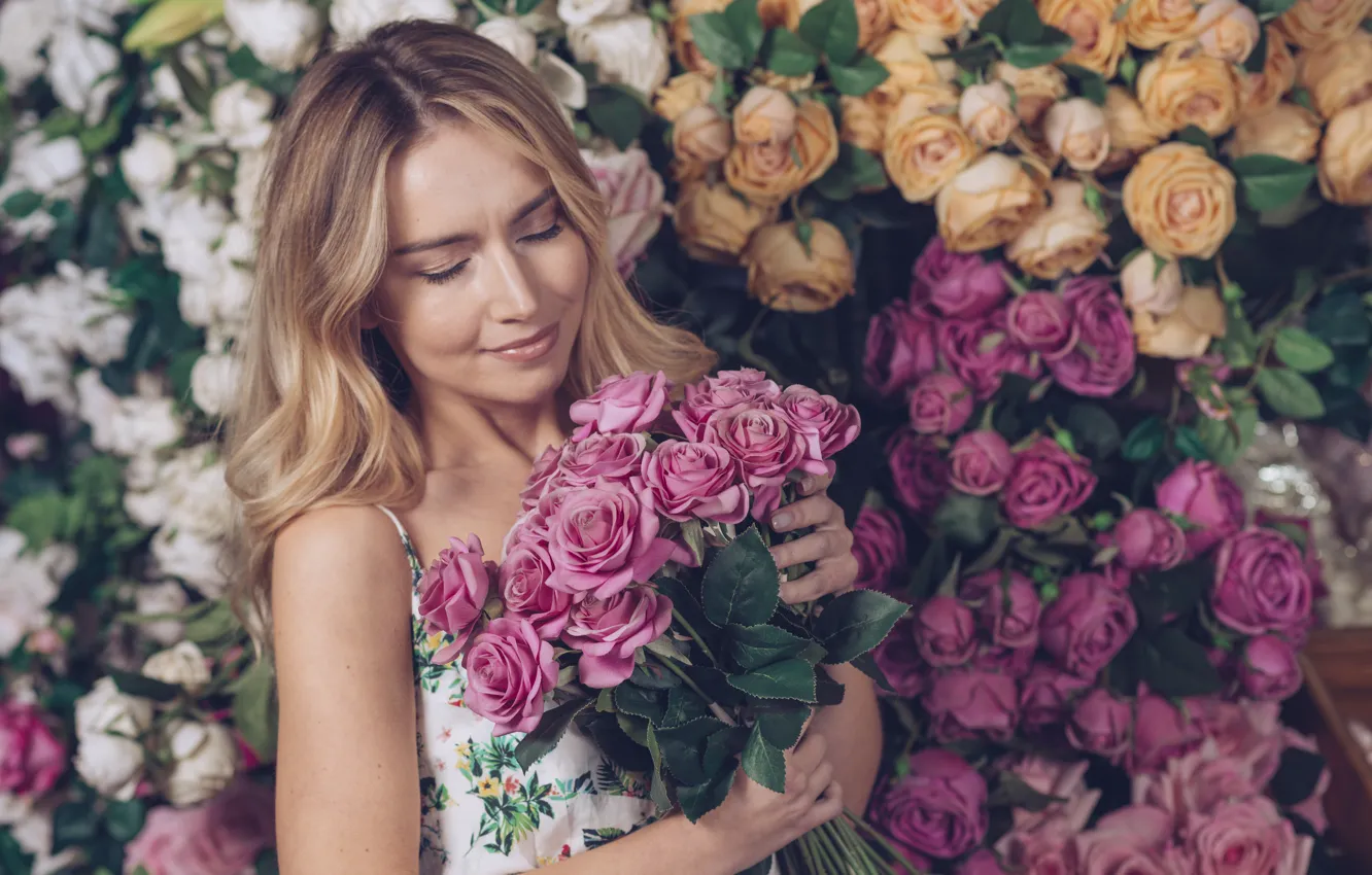 Photo wallpaper girl, flowers, woman, roses, beauty, bouquet, colorful, blonde, girl, pink, white, woman, pink, flowers, beautiful, …