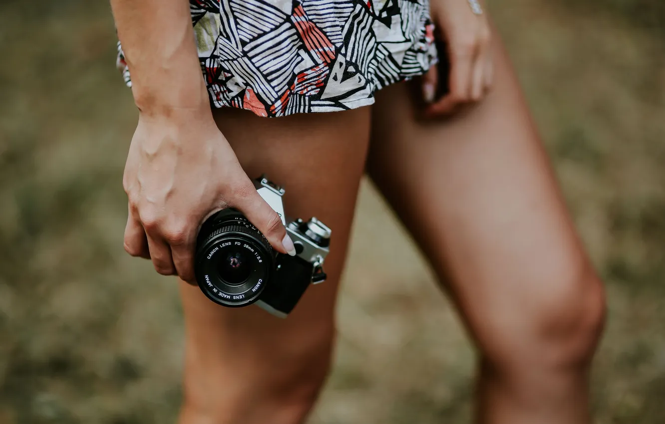 Photo wallpaper girl, feet, camera, dress, the camera