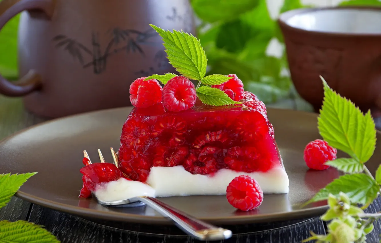 Photo wallpaper raspberry, plug, pudding, raspberry leaves