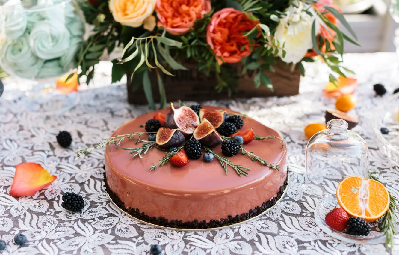Photo wallpaper flowers, berries, cake, figs