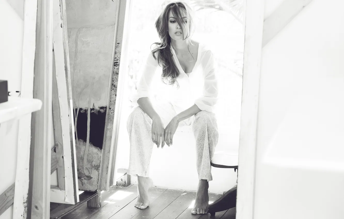 Photo wallpaper girl, pose, black and white, sitting