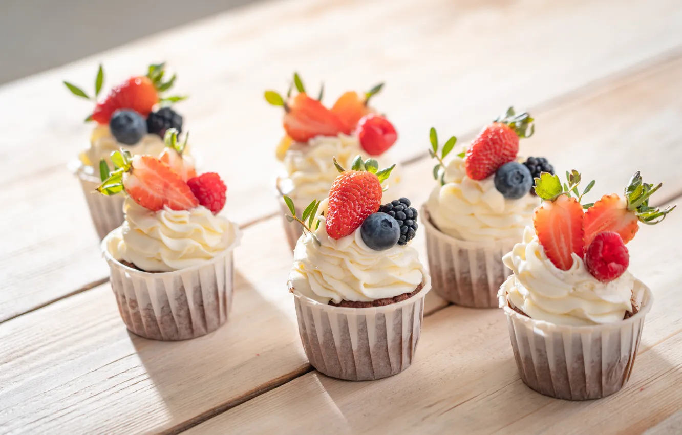 Photo wallpaper berries, cream, cupcakes